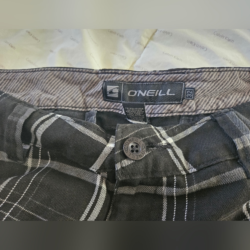O’Neill Shorts Men’s Size 32 Black Casual Chino Flat Front Plaid Warren Surf - Picture 3 of 4